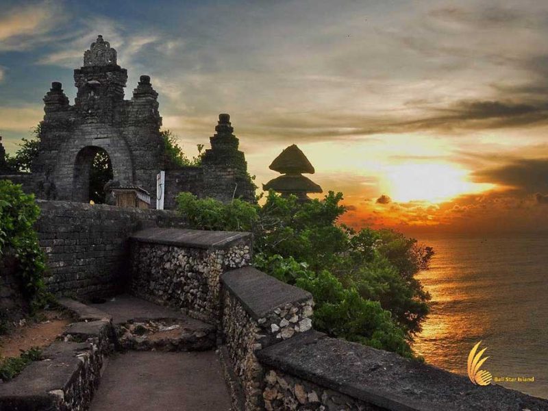 uluwatu temple Bali, Bali travel, Indonesia travel, world travel,